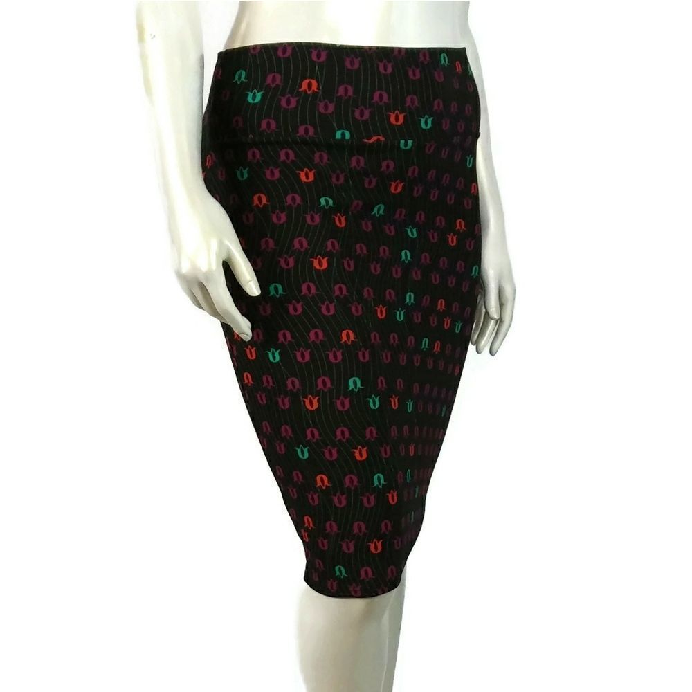 🔴 LULAROE Cassie Fitted Small Skirt